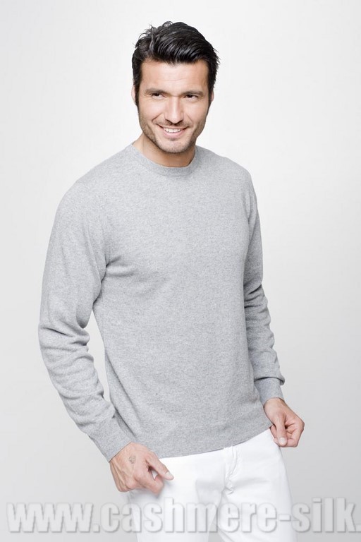 pull homme ras du cou